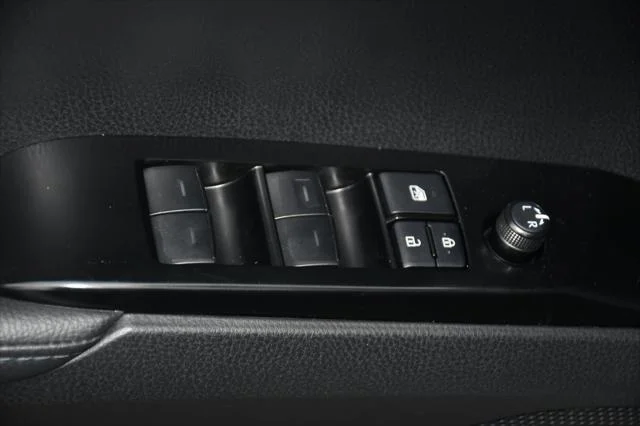 Certified Used 2025 PRECIOUS METAL Toyota  image 11