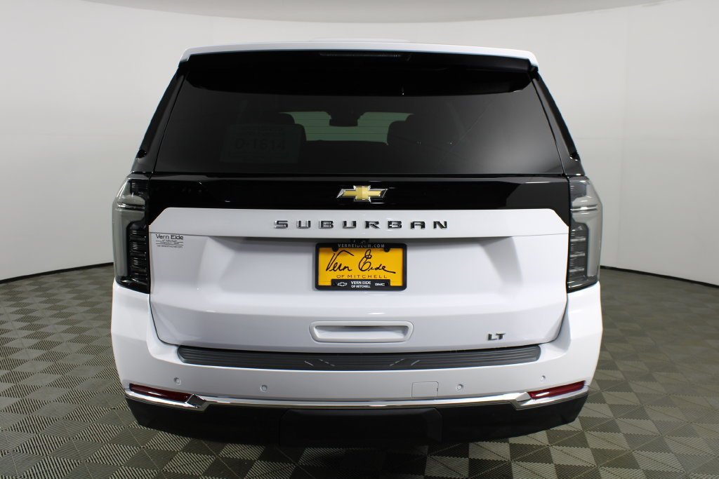 2027 Chevrolet Suburban LT - Photo 6
