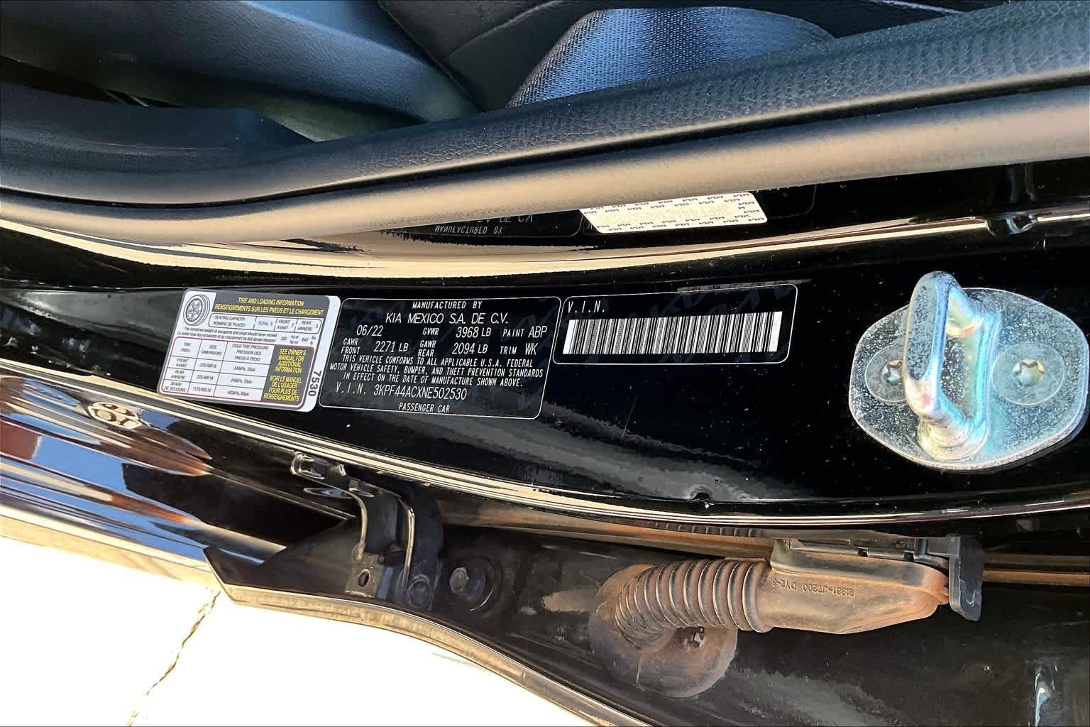 Used 2022 Aurora Black Kia GT image 21