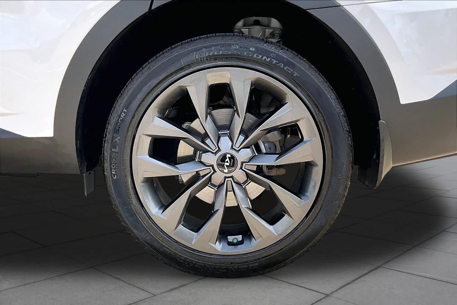 Used 2023 Glacial White Pearl Kia X-Line SX Prestige image 11