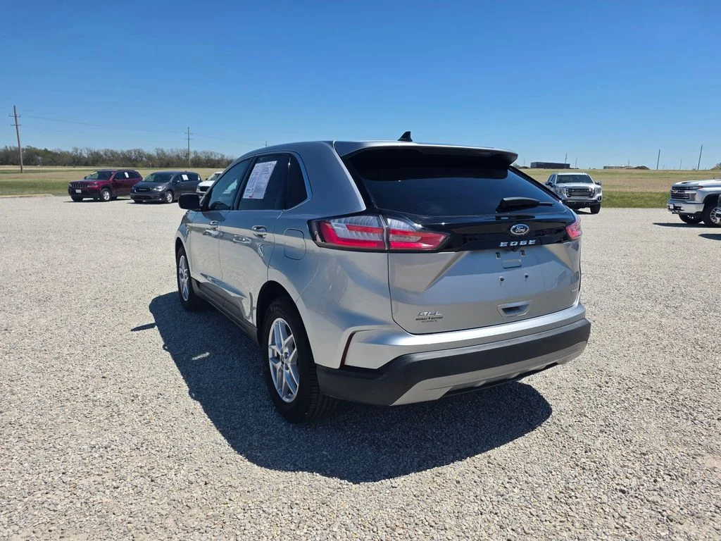 Certified Used 2024 Silver Ford SEL image 5