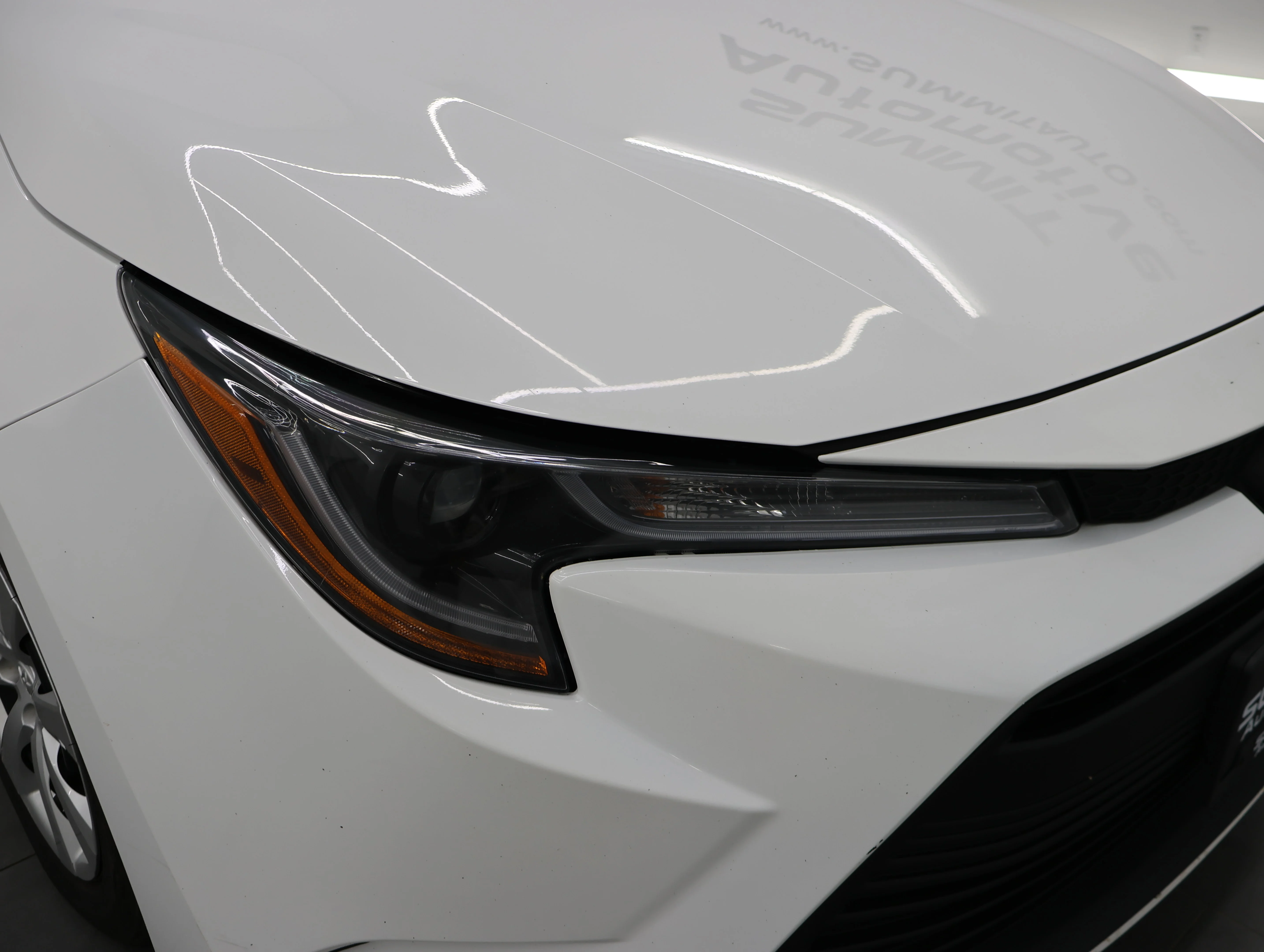 Used 2024 Ice Cap Toyota LE image 21