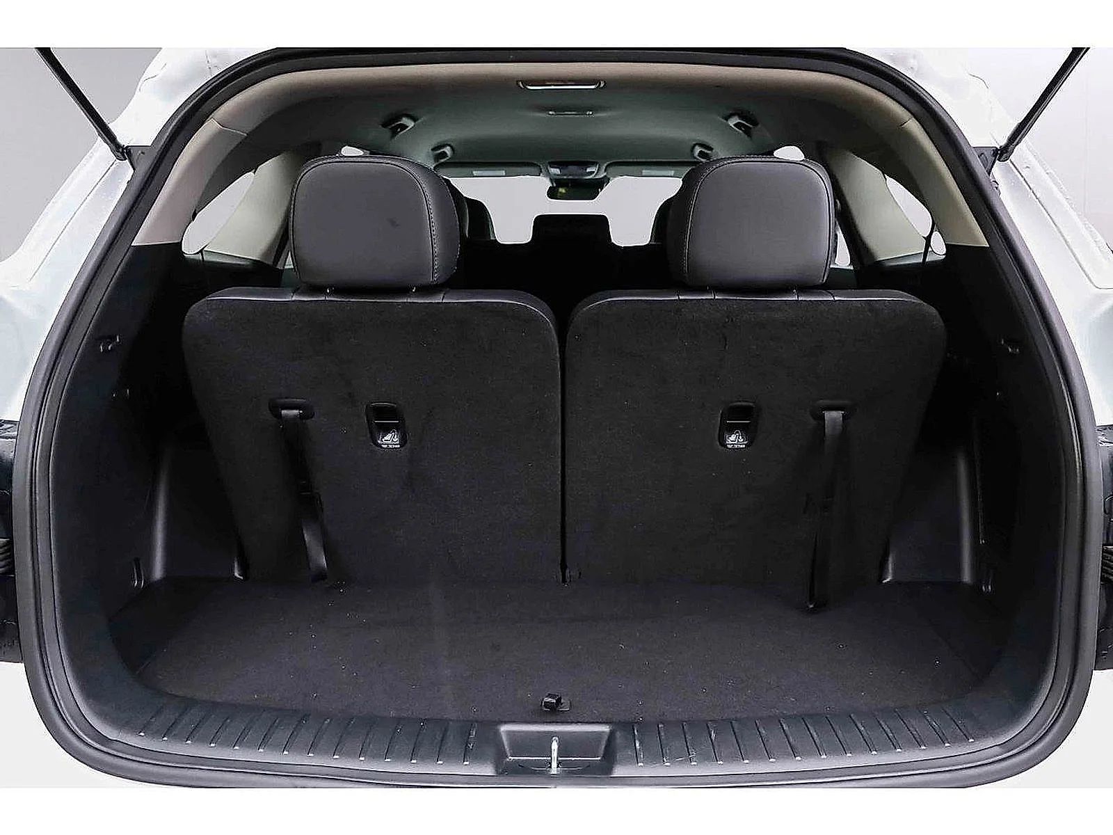 Certified Used 2025 Glacial White Pearl Kia S image 23