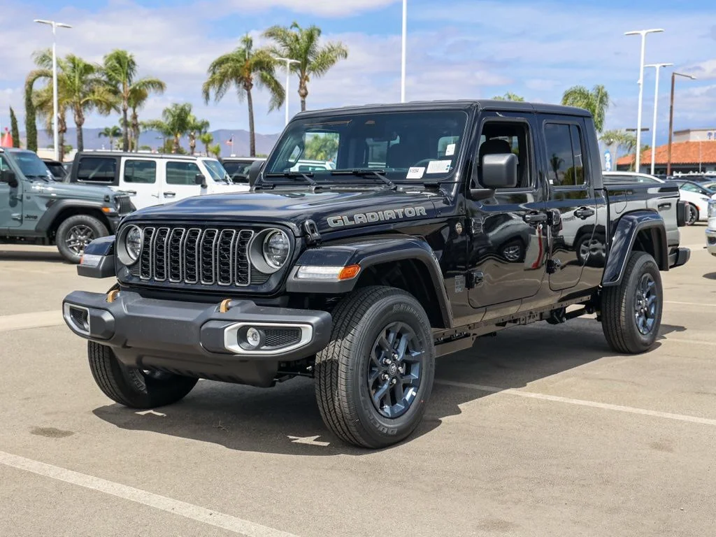 New 2026 Black Clear-Coat Exterior Paint Jeep 85th Anniversary Edition image 8