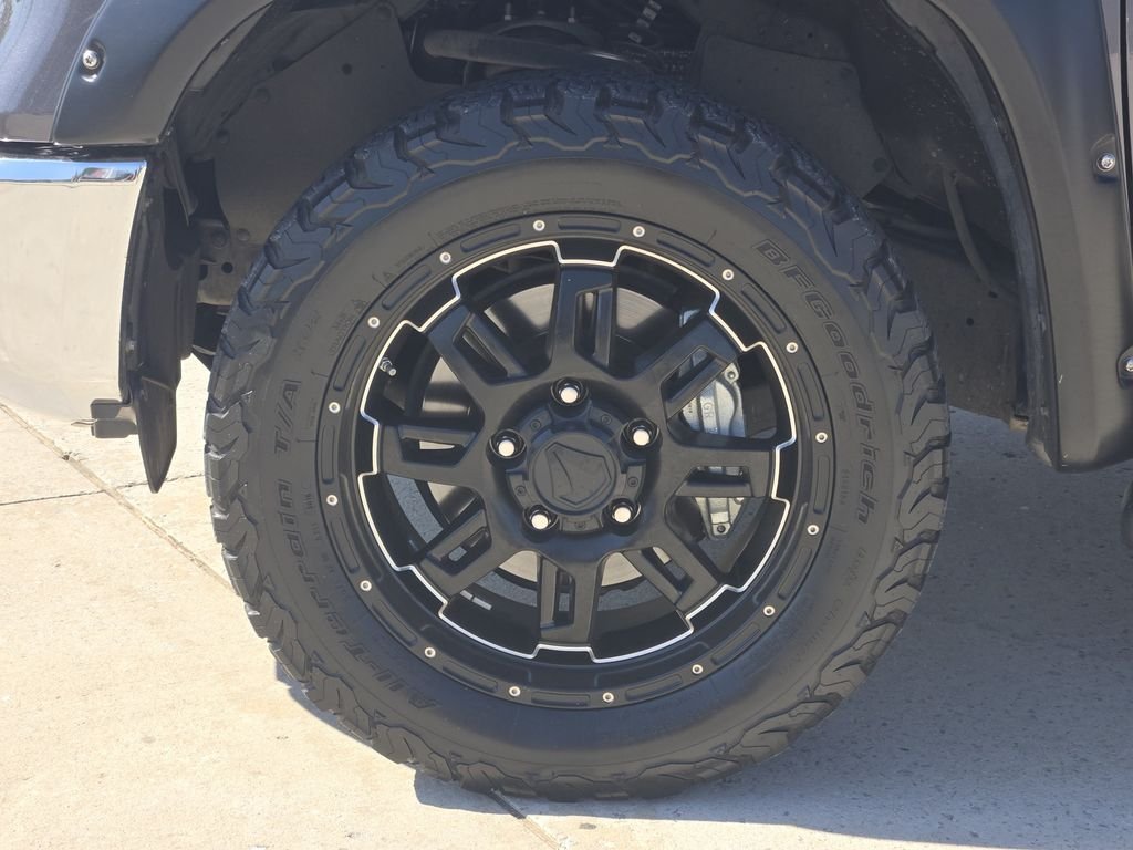Certified Used 2017 Gray Toyota SR5 image 10