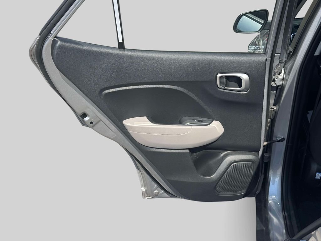 2024 Hyundai Venue SEL - Photo 10