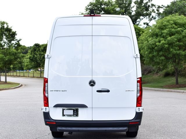 New 2026 Arctic White Mercedes-Benz Cargo 170 WB image 10