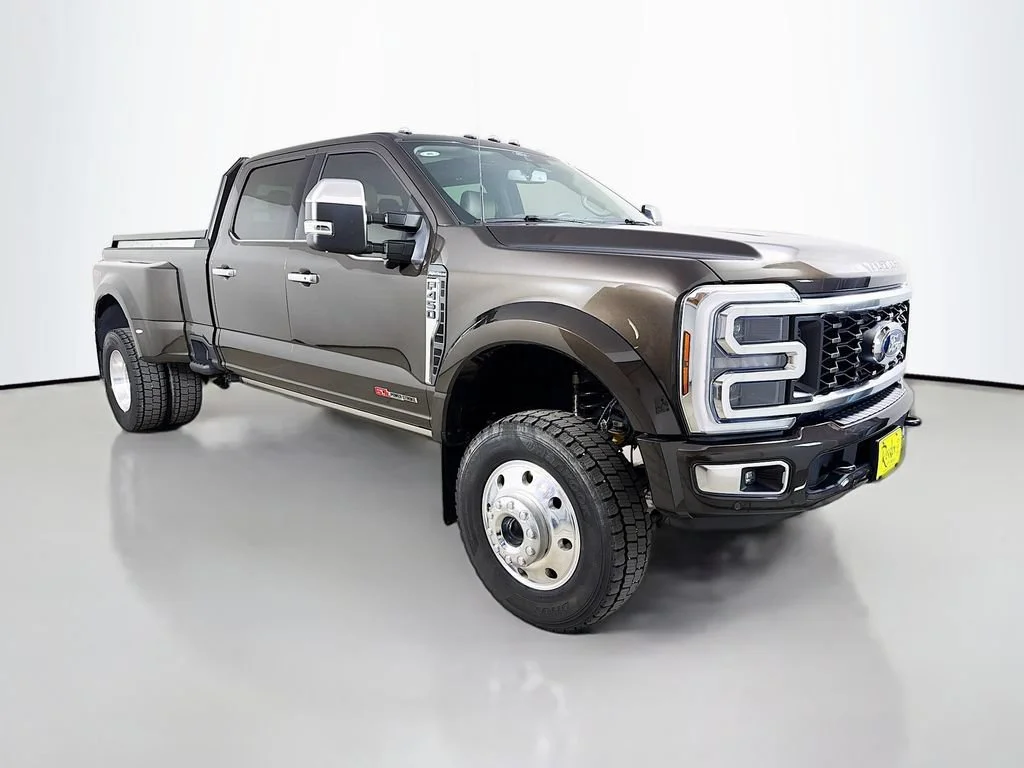 Used 2025  Ford XL image 4