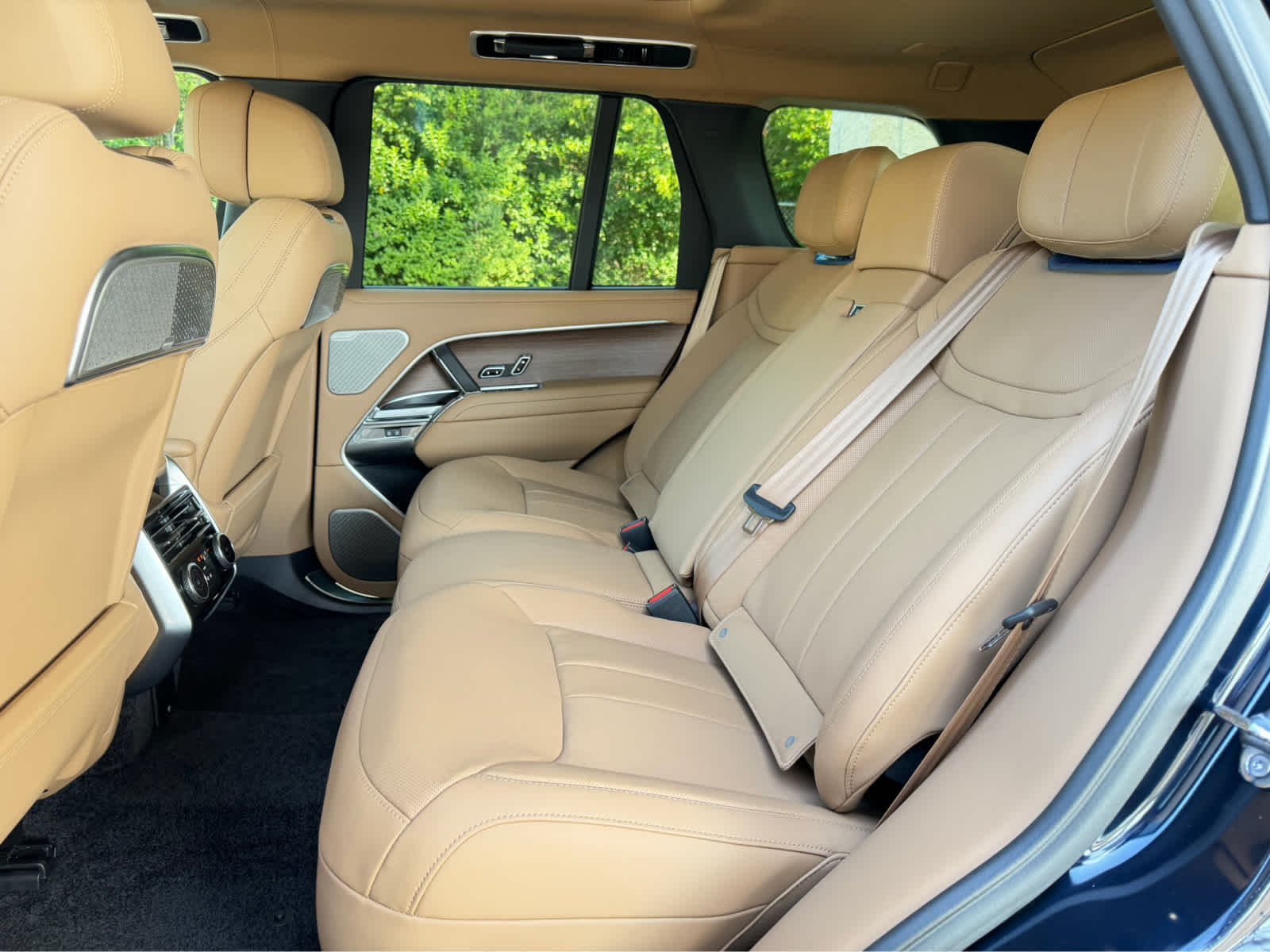 New 2026 Constellation Blue Ultra Metallic Gloss Land Rover Autobiography image 12