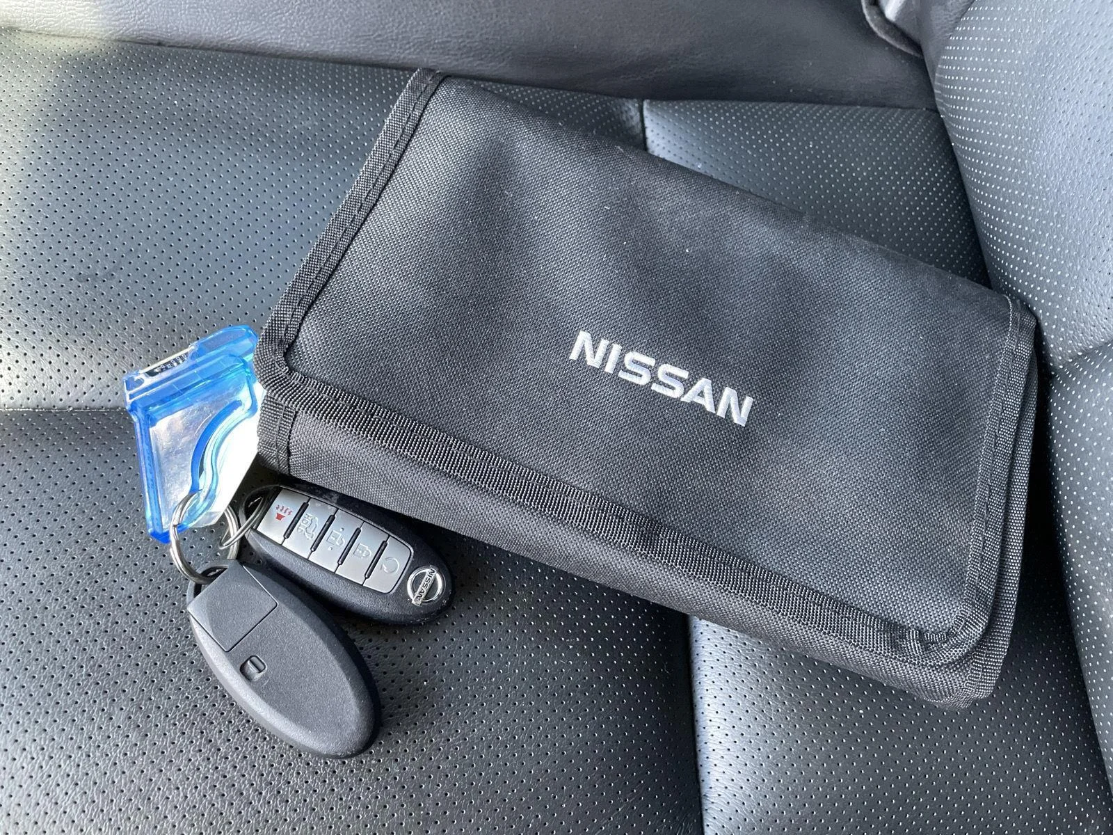 Used 2017 Gun Metallic Nissan Platinum image 7