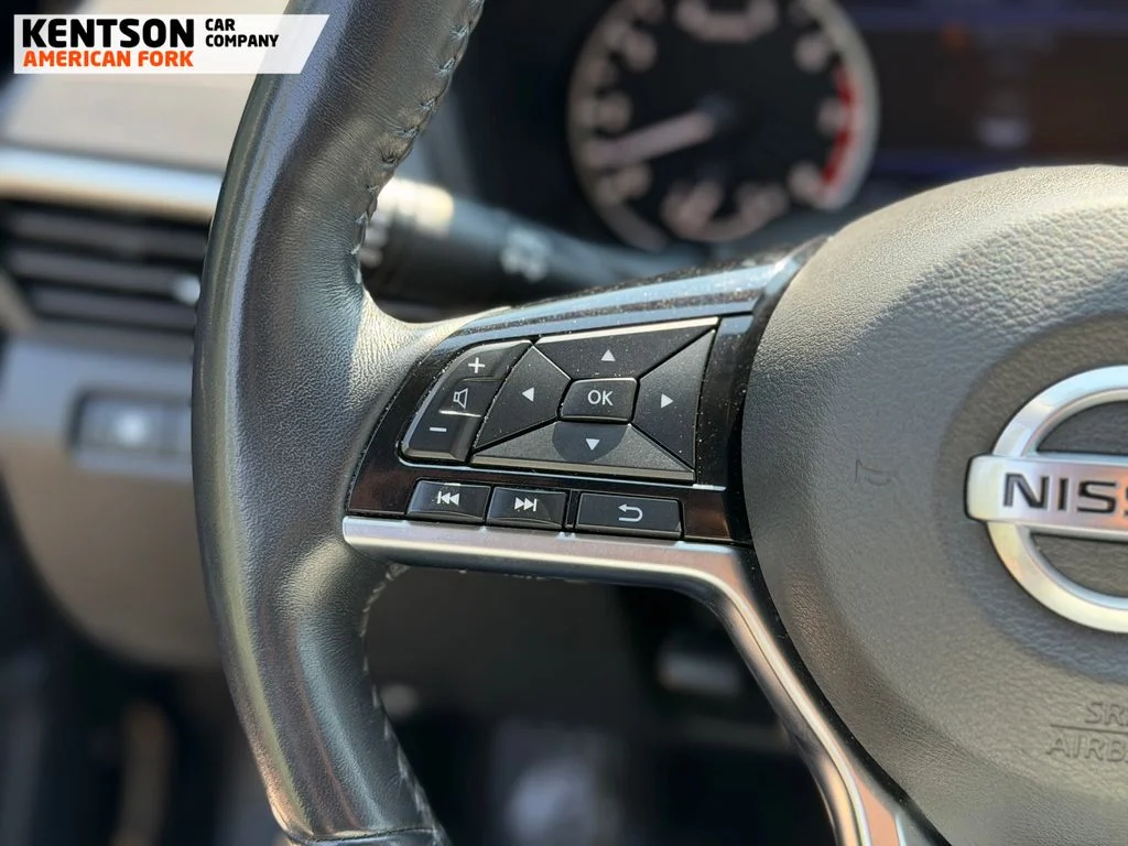 Used 2019 Black Nissan 2.5 SV image 16