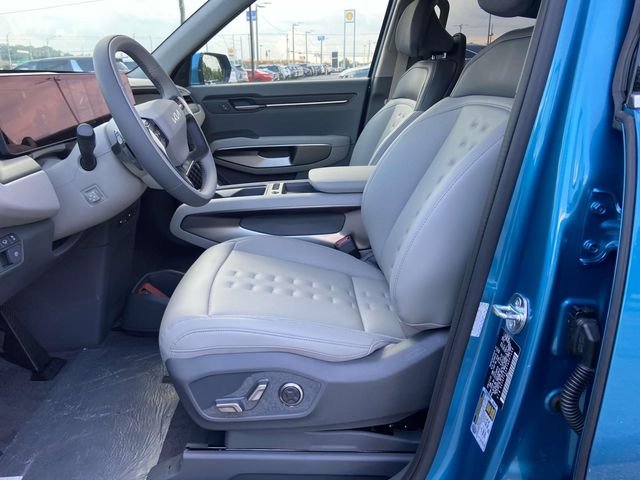 New 2026 Ocean Blue Kia Wind AWD image 11
