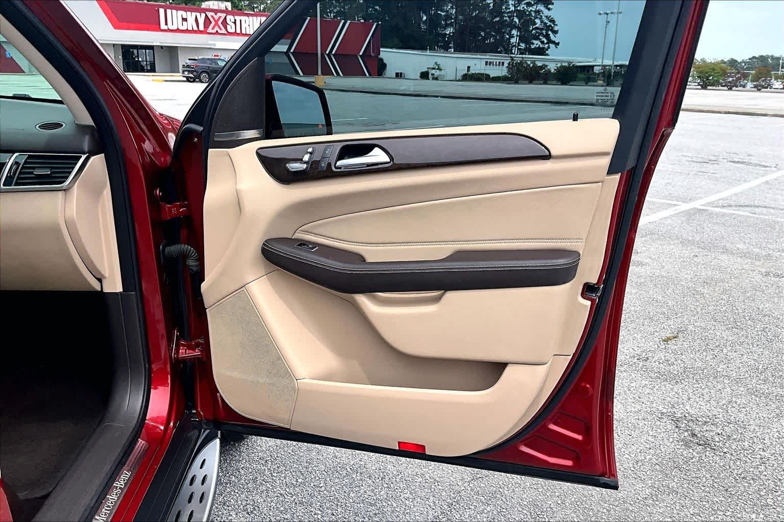 Used 2016 designo Cardinal Red Metallic Mercedes-Benz GLE 350 image 23