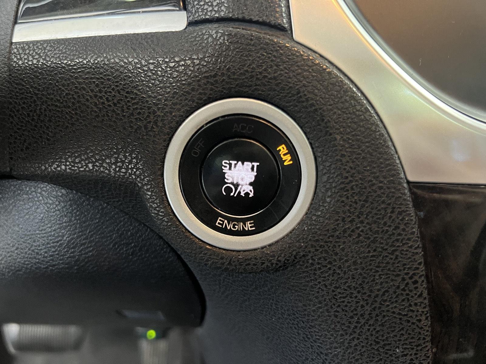 2016 Chrysler 300 C - Photo 23