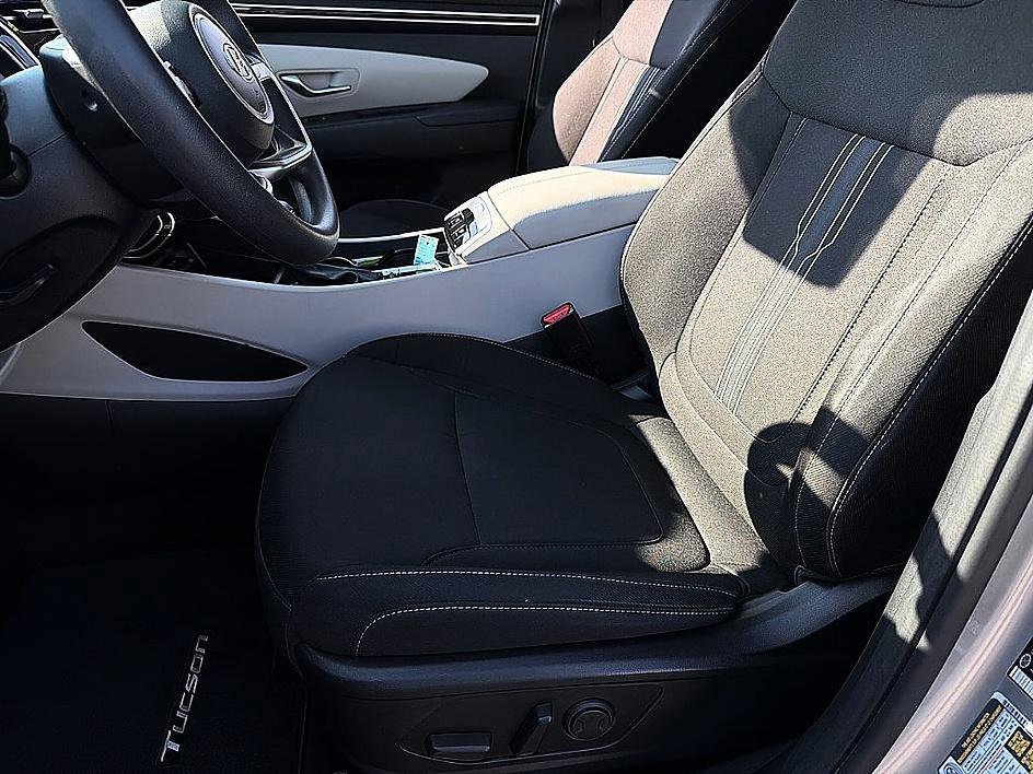 Used 2023 Shimmering Silver Hyundai SEL image 9
