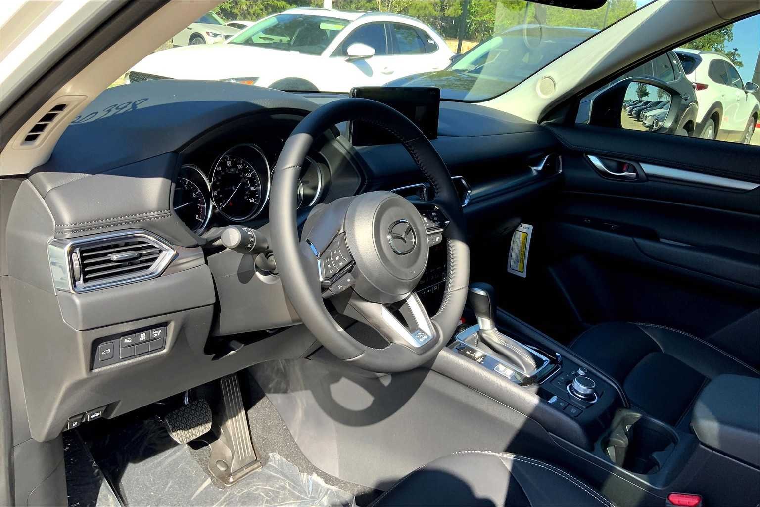 2025 Mazda CX-5 S Preferred package - Photo 8