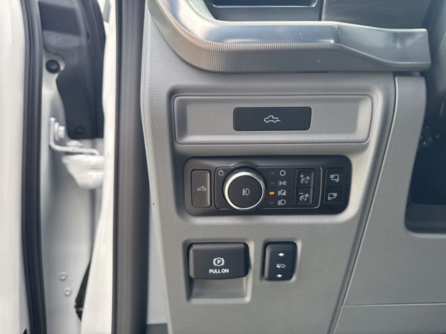 New 2026 Star White Metallic Tri-Coat Ford Lariat image 51
