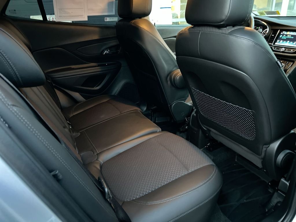 Used 2020 Silver Buick Preferred image 27