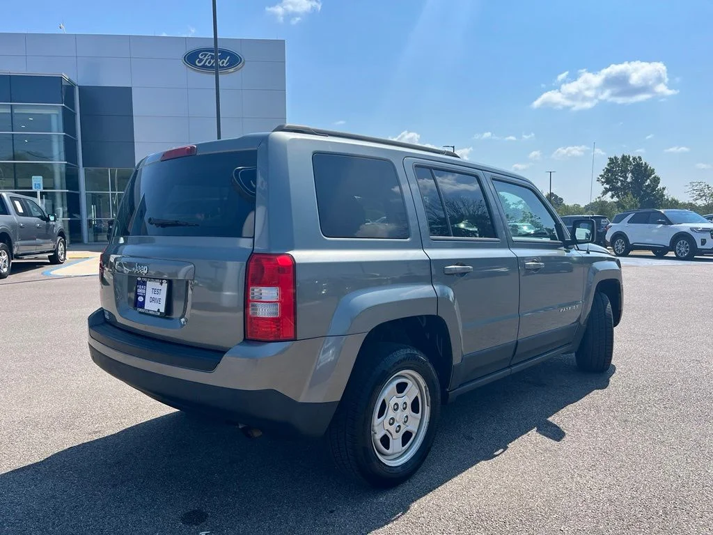 Used 2012 Gray Jeep Sport image 5