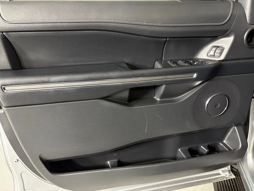 Used 2024 Silver Ford XLT image 16