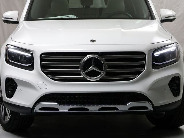 New 2026 Polar White Mercedes-Benz GLB 250 image 6