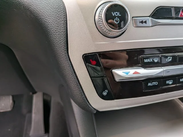Used 2022 White Ford XLT image 25