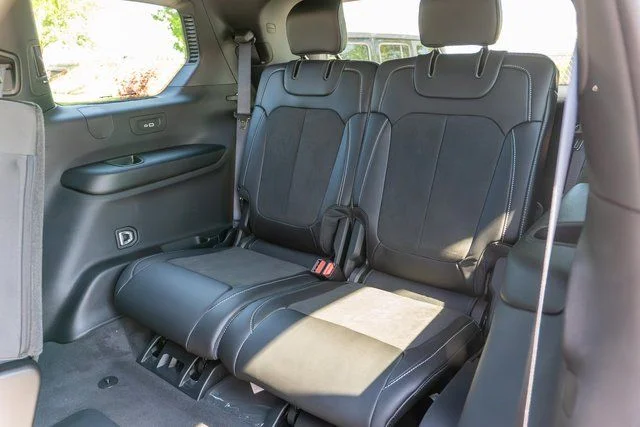 New 2026 Bright White Clear-Coat Exterior Paint Jeep Altitude image 10