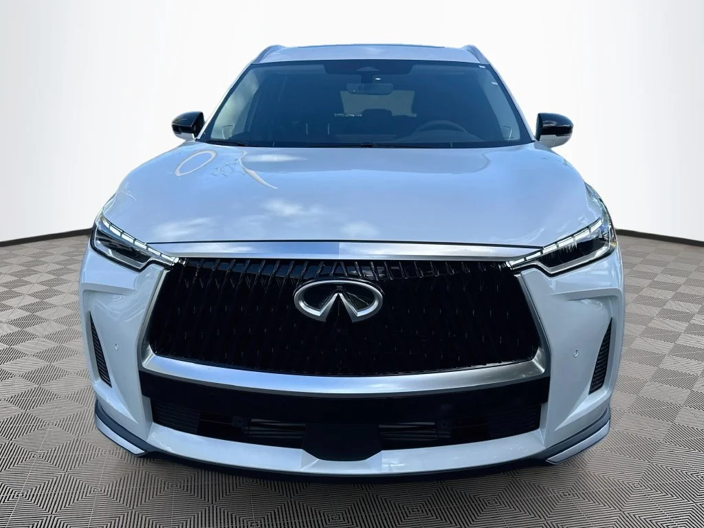 New 2027 White INFINITI LUXE image 2