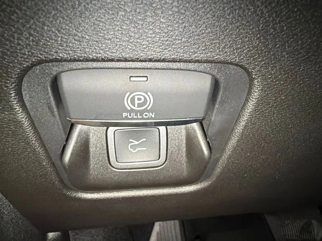 New 2026 Red Hot Pearl-Coat Exterior Paint Jeep Laredo image 19
