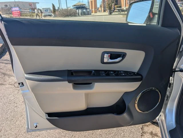 Used 2013 Silver Kia Exclaim image 9