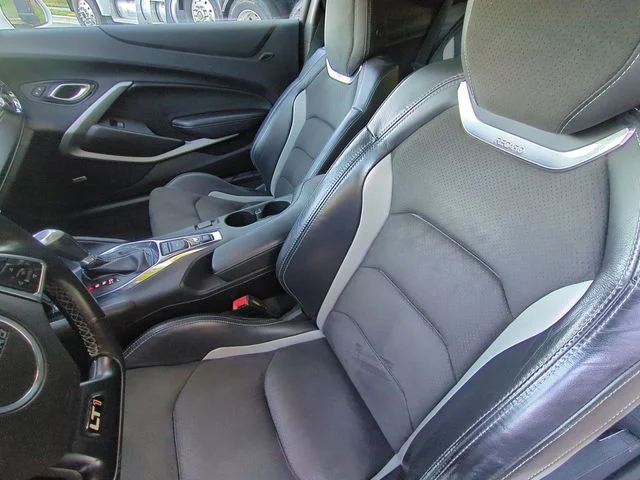 Used 2020 White Chevrolet LT1 image 27