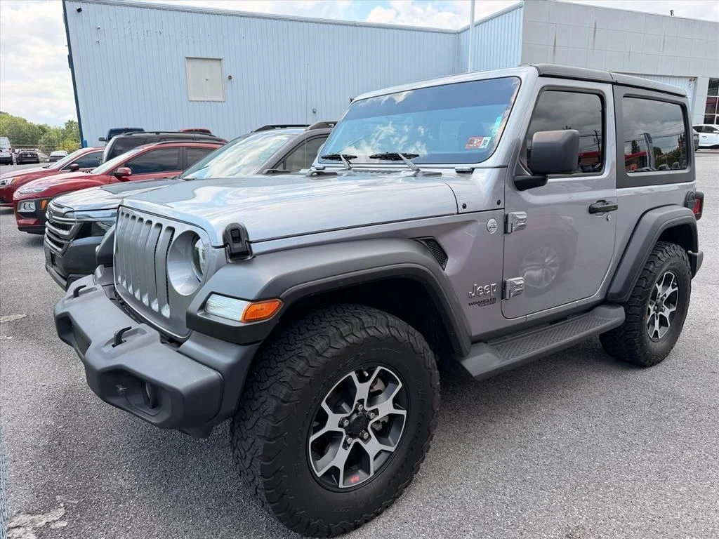 Used 2019 Silver Jeep Sport S image 2