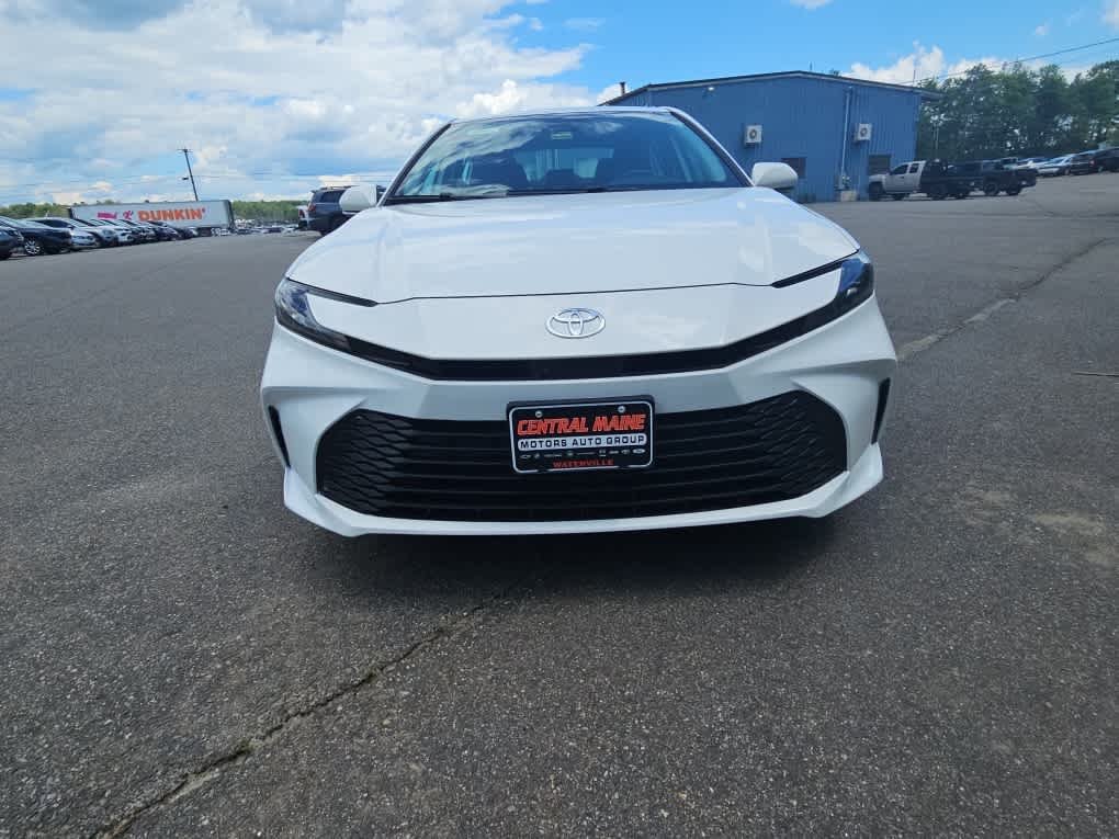 2025 Toyota Camry LE - Photo 10