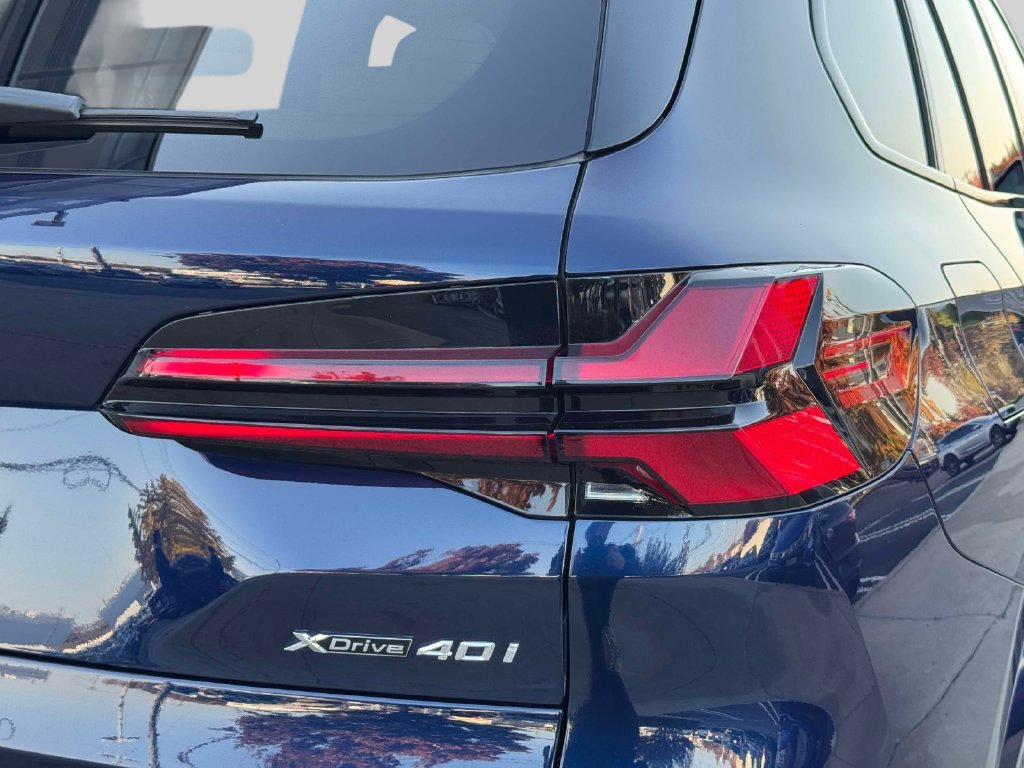 Certified Used 2024 Blue BMW xDrive40i image 10