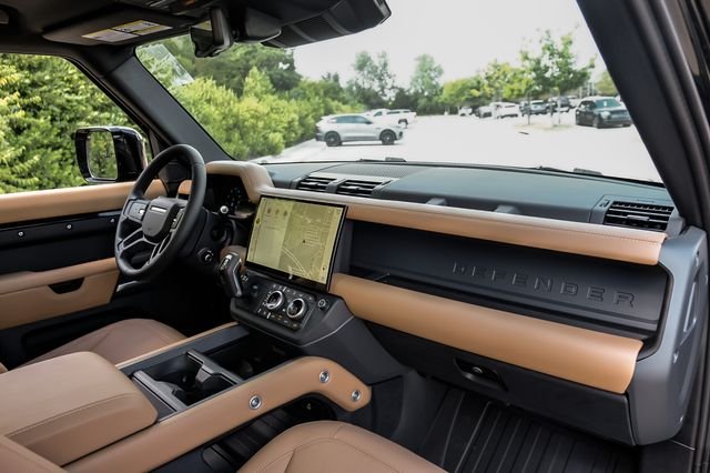 New 2026 Santorini Black Land Rover X-Dynamic SE image 19