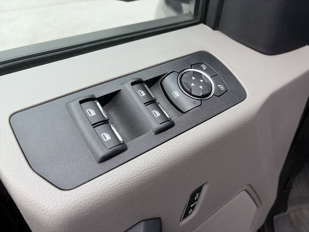 Used 2019 Gray Ford XL image 19