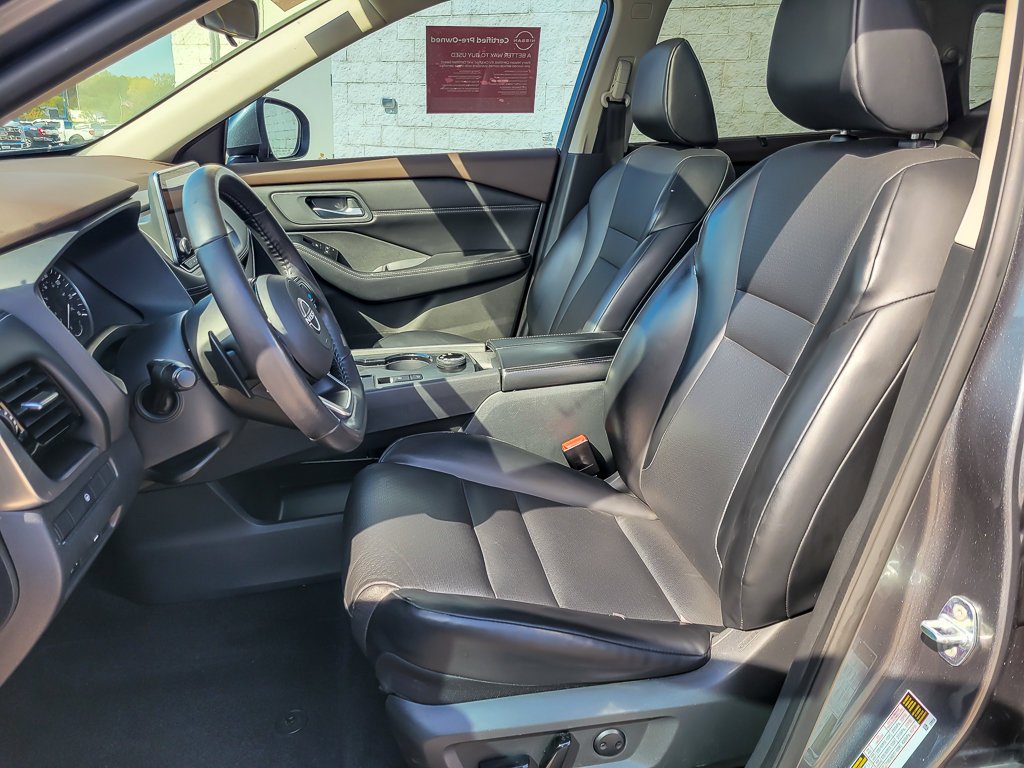 Used 2023 Gun Metallic Nissan SV image 8