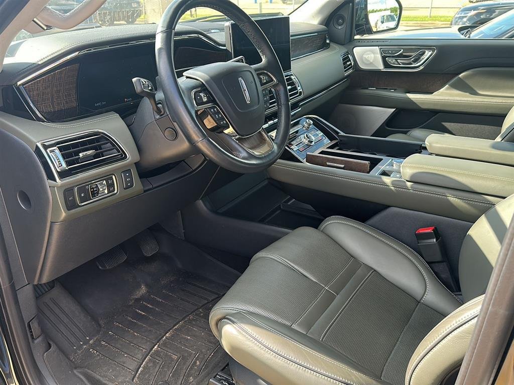 Used 2023 Manhattan Green Metallic Premium Colorant Lincoln Black Label image 6