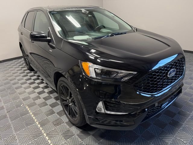 2024 Ford Edge ST photo 2