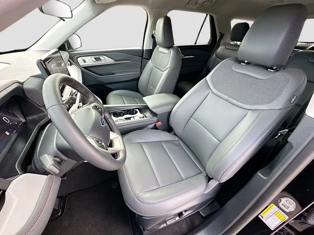 New 2026 Black Metallic Ford Active image 15