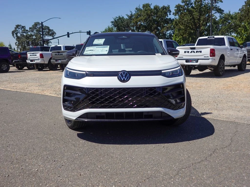 New 2026 Opal White w/Deep Black Roof Volkswagen 2.0T SE R-Line Black image 3