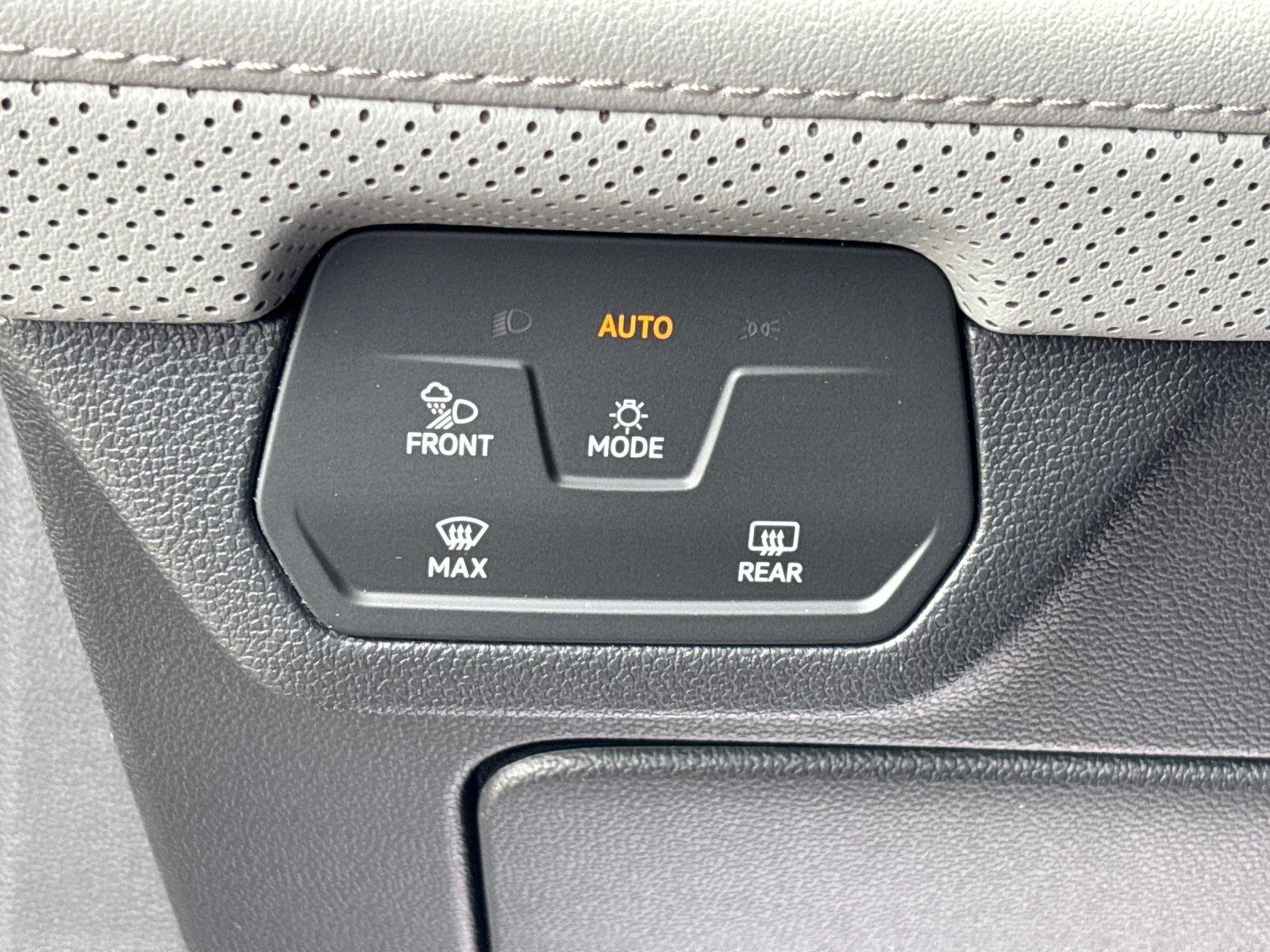 Used 2025  Volkswagen 2.0T Peak Edition 4Motion image 17