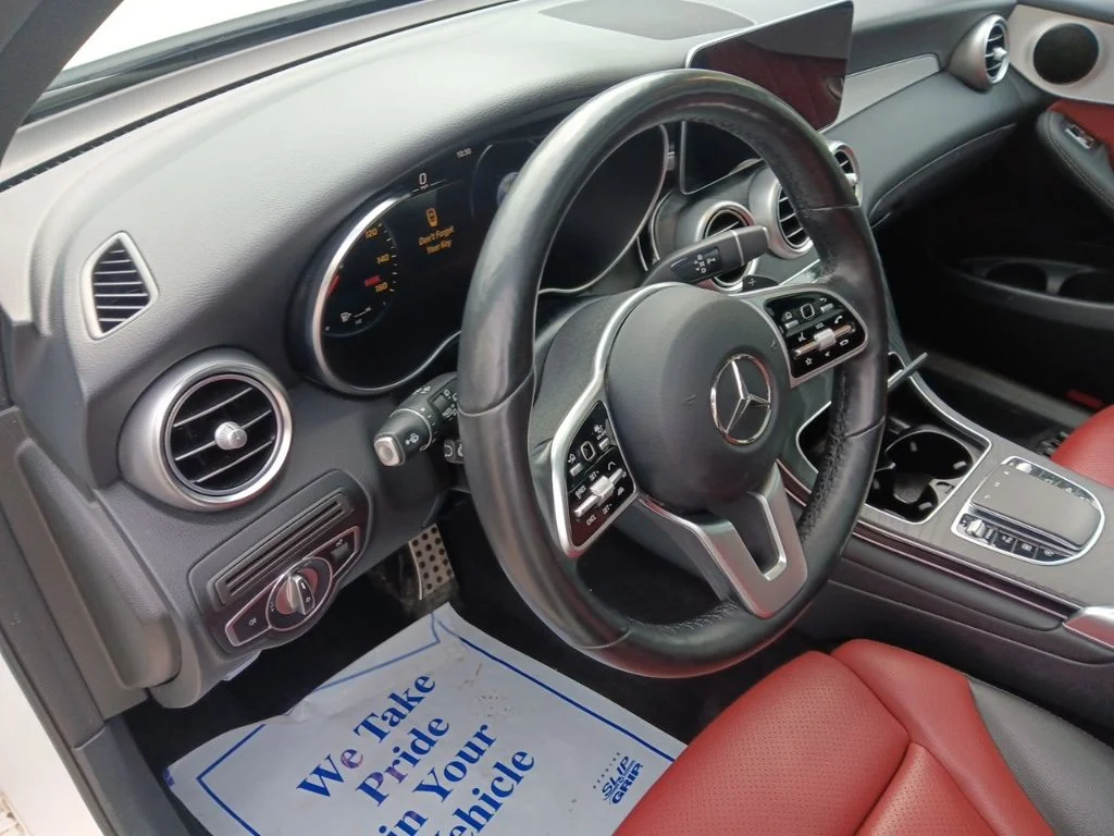 Used 2022 MANUFAKTUR Diamond White Mercedes-Benz GLC 300 image 14