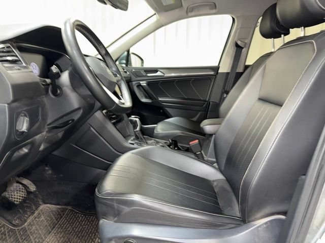 Used 2022 Silver Volkswagen SE image 14