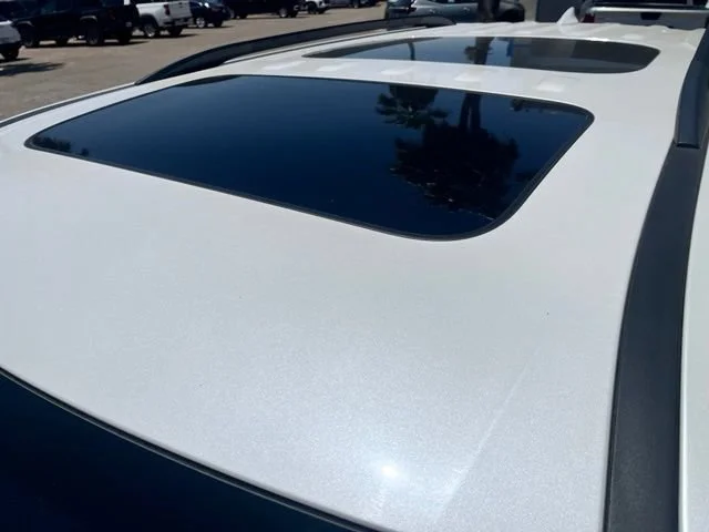 Used 2023 Iridescent Pearl Tricoat Chevrolet Premier image 11
