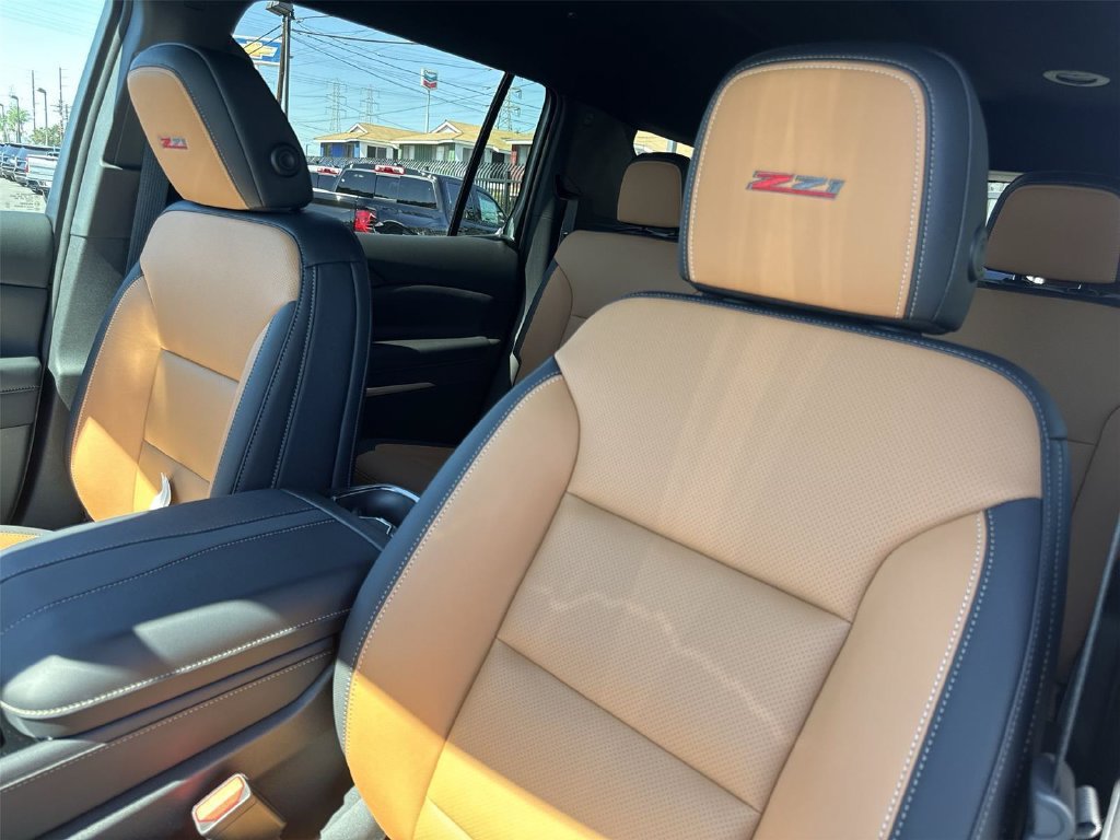 2027 Chevrolet Traverse Z71 - Photo 23