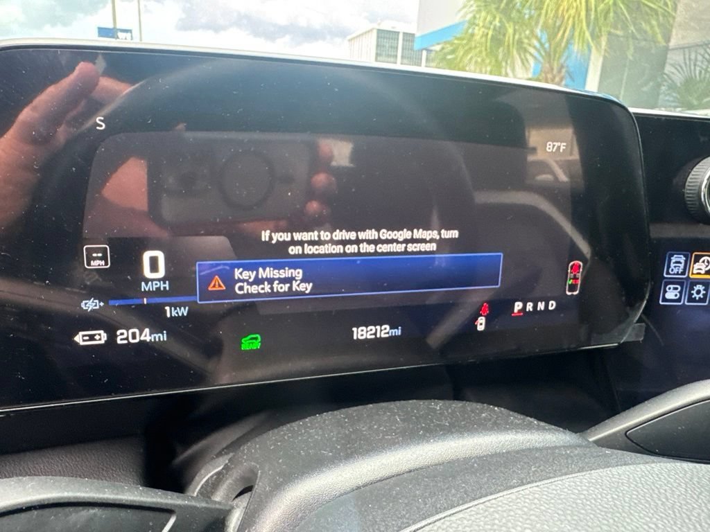 Used 2024 Summit White Chevrolet LT image 8