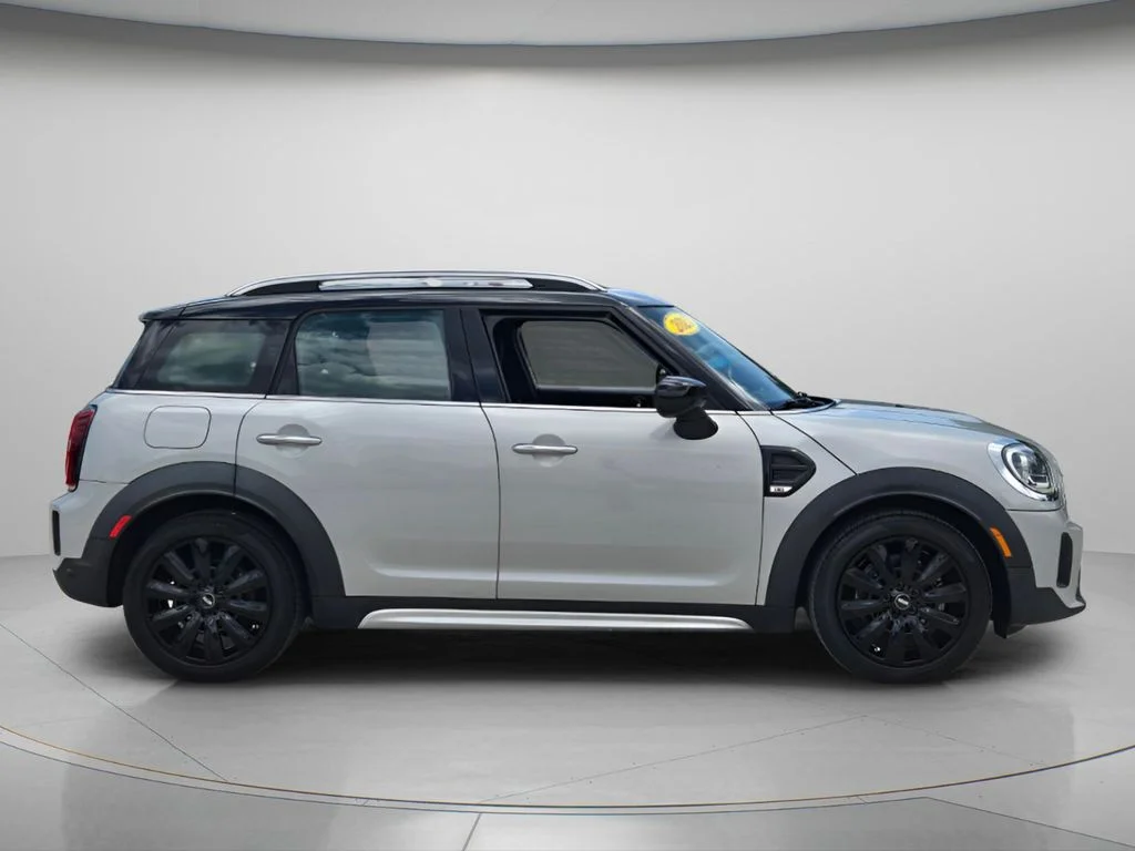 Used 2021 Silver MINI Oxford Edition image 4