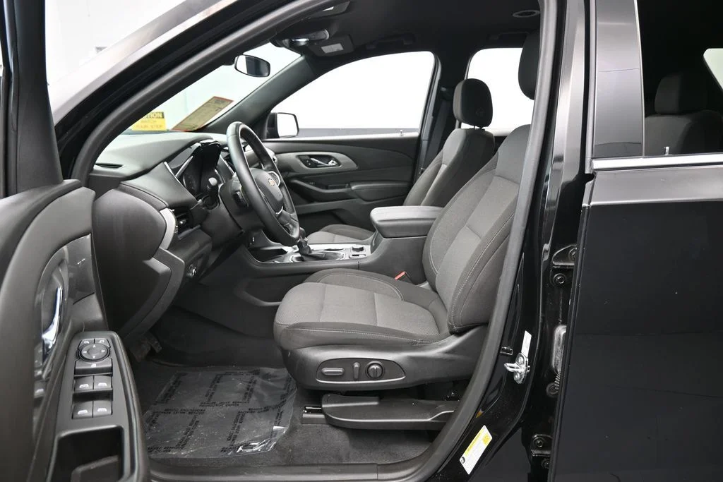 Used 2023 Mosaic Black Metallic Chevrolet LT image 11