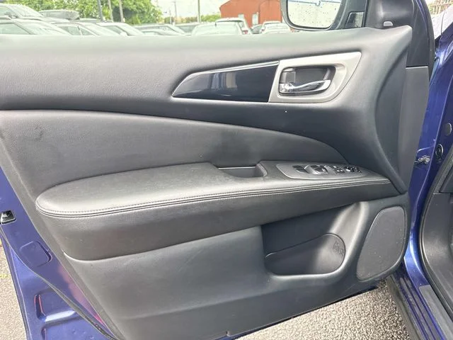 Used 2020 Blue Nissan SV image 24
